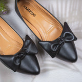 Freya Black Flat shoe for women